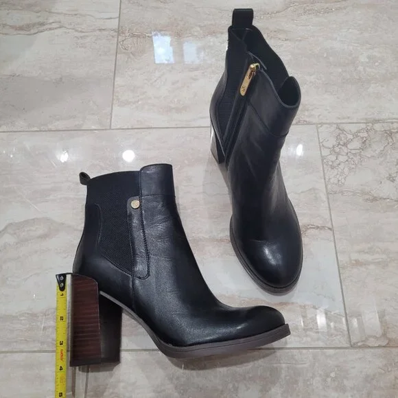 Tommy Hilfiger Britton Women’s Ankle Boots. Leather. Black. Gold tone. Size 7.5. - Picture 9 of 14